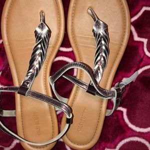 fishtail sandals like type